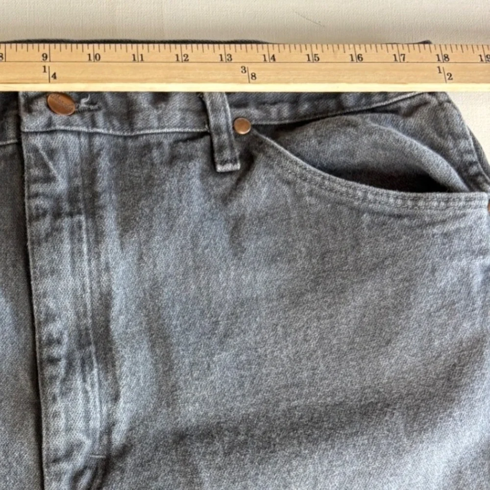 Wrangler Cowboy Cut 13MWZCG Mens Jeans Fits 36x33 Faded Black Straight Leg Denim